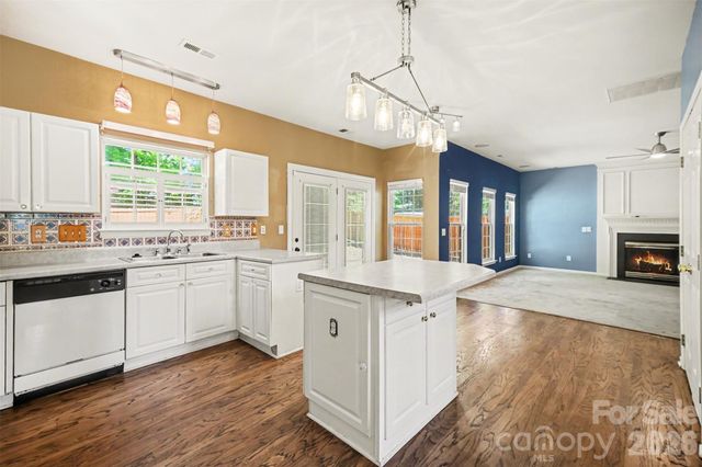 11647 Northwoods Forest Drive, Charlotte, NC 28214