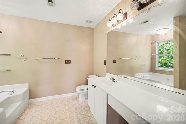 11647 Northwoods Forest Drive, Charlotte, NC 28214