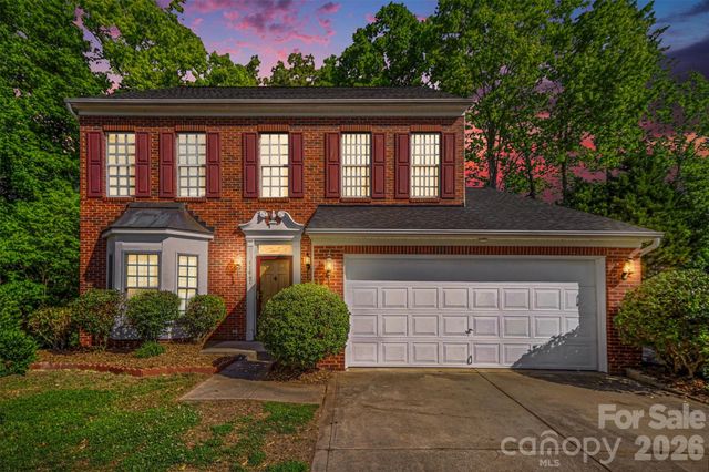 11647 Northwoods Forest Drive, Charlotte, NC 28214