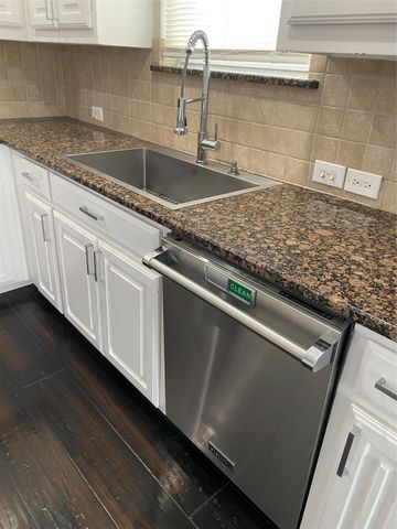 2920 Pinehurst, Grand Prairie, TX 75104