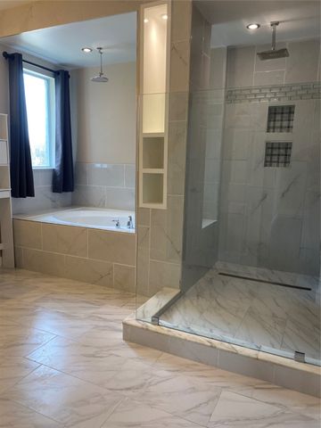 2920 Pinehurst, Grand Prairie, TX 75104