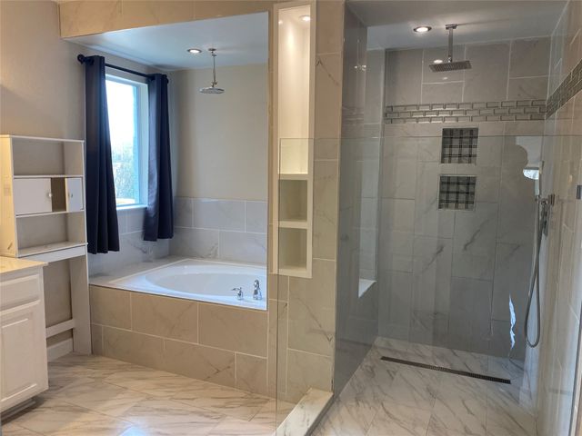 2920 Pinehurst, Grand Prairie, TX 75104