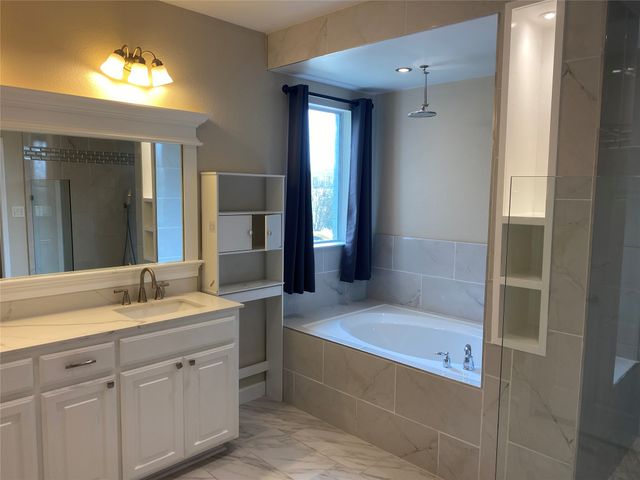 2920 Pinehurst, Grand Prairie, TX 75104