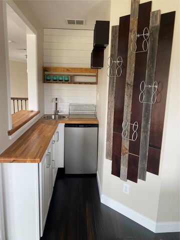 2920 Pinehurst, Grand Prairie, TX 75104