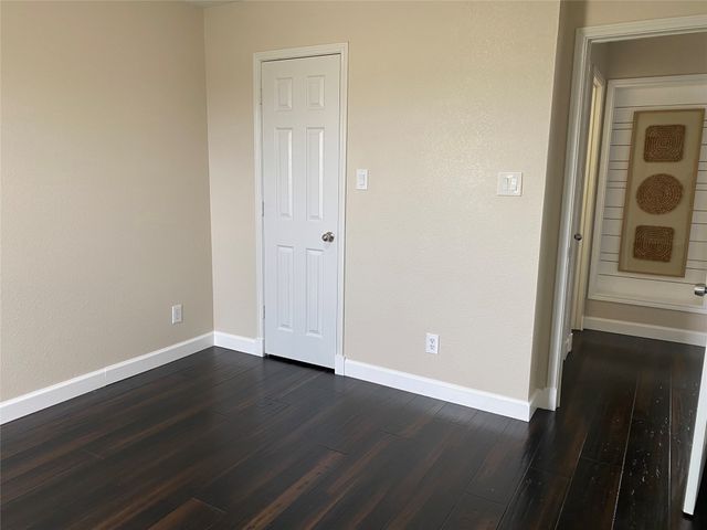 2920 Pinehurst, Grand Prairie, TX 75104