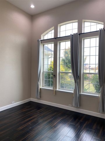 2920 Pinehurst, Grand Prairie, TX 75104