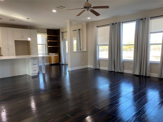 2920 Pinehurst, Grand Prairie, TX 75104