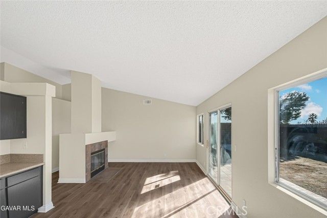 1048 Sequoia Lane, Rosamond, CA 93560