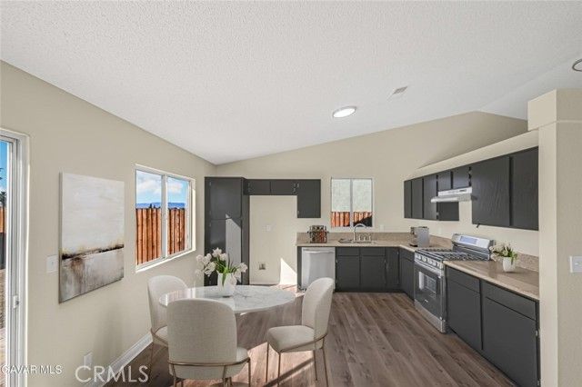 1048 Sequoia Lane, Rosamond, CA 93560