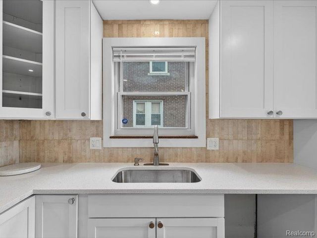 14044 Woodmont Avenue, Detroit, MI 48227