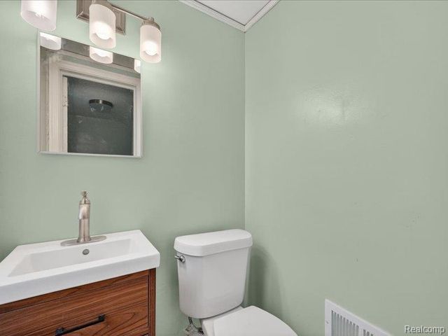 14044 Woodmont Avenue, Detroit, MI 48227