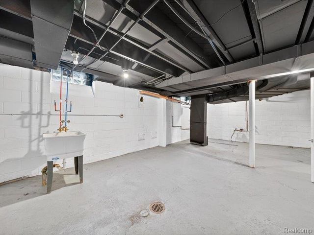 14044 Woodmont Avenue, Detroit, MI 48227