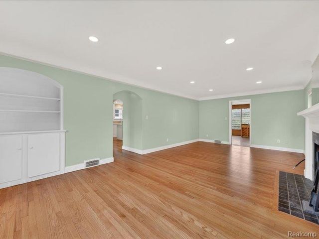 14044 Woodmont Avenue, Detroit, MI 48227