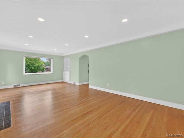 14044 Woodmont Avenue, Detroit, MI 48227