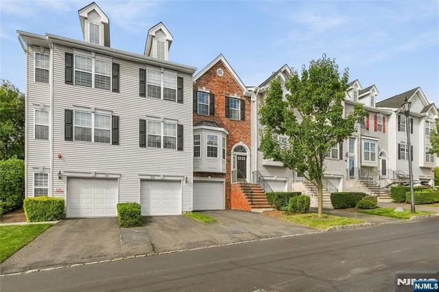 567 Coventry Drive, Nutley, NJ 07110