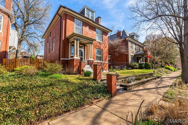 3425 Halliday Avenue, St Louis, MO 63118