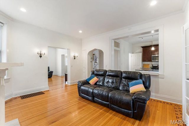 3425 Halliday Avenue, St Louis, MO 63118