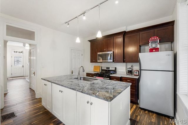 3425 Halliday Avenue, St Louis, MO 63118