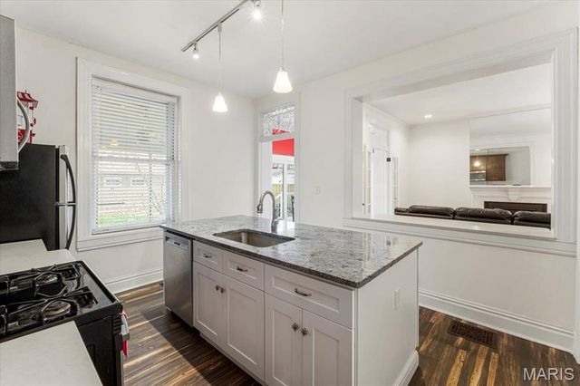 3425 Halliday Avenue, St Louis, MO 63118