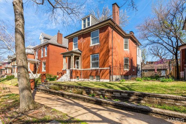 3425 Halliday Avenue, St Louis, MO 63118