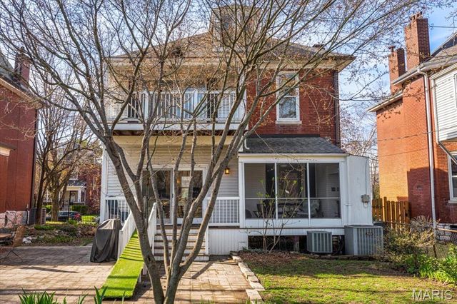 3425 Halliday Avenue, St Louis, MO 63118