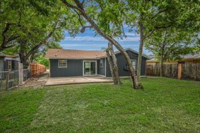 403 Edmond ST, Taylor, TX 76574