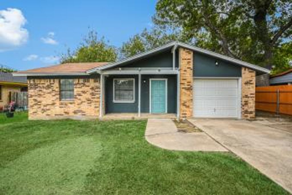 403 Edmond ST, Taylor, TX 76574
