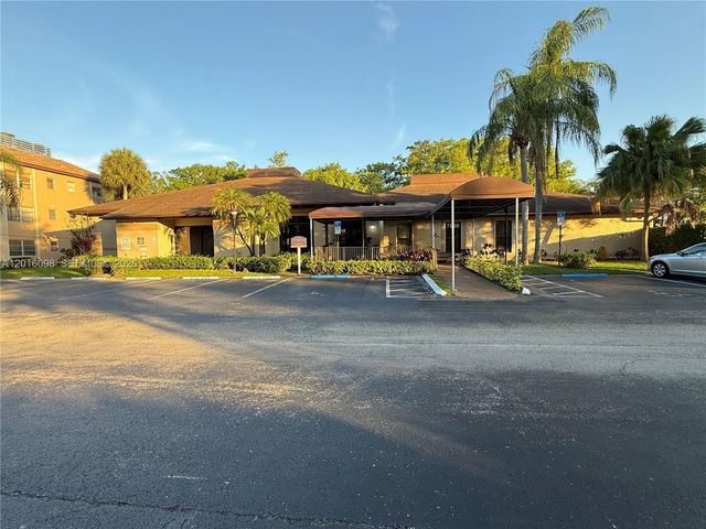 7900 NW 50th St 303, Lauderhill, FL 33351