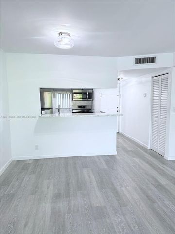 7900 NW 50th St 303, Lauderhill, FL 33351