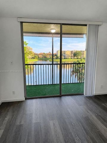 7900 NW 50th St 303, Lauderhill, FL 33351