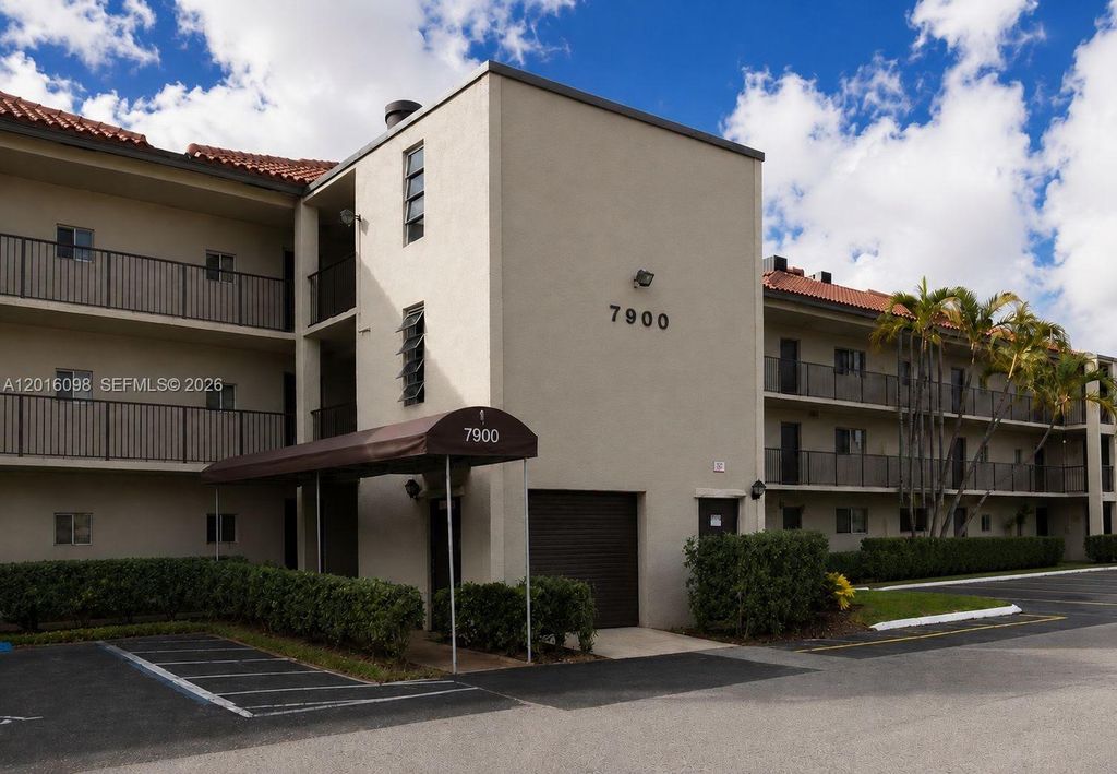 7900 NW 50th St 303, Lauderhill, FL 33351
