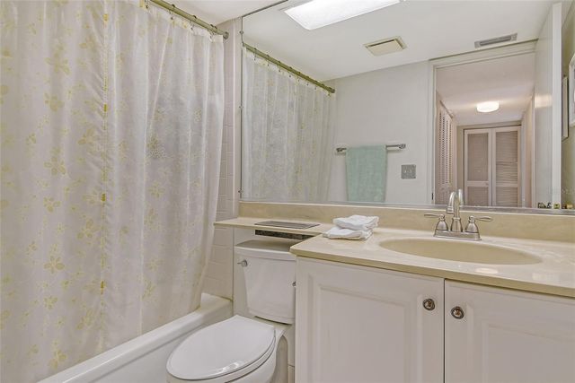 1532 PELICAN POINT DRIVE BA139, Sarasota, FL 34231