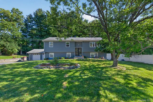 11 Amy Lane, Middletown, NY 10941