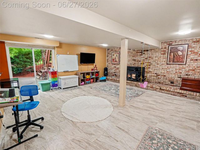 8614 Meadowland Court, York Charter Township, MI 48176