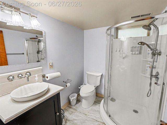 8614 Meadowland Court, York Charter Township, MI 48176