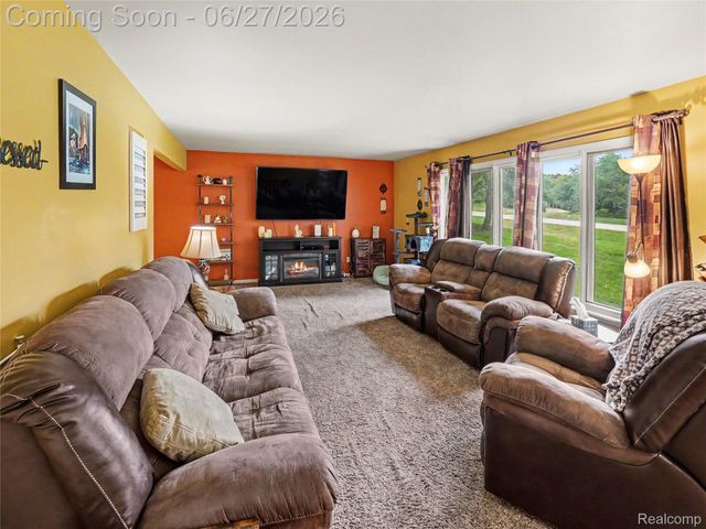 8614 Meadowland Court, York Charter Township, MI 48176