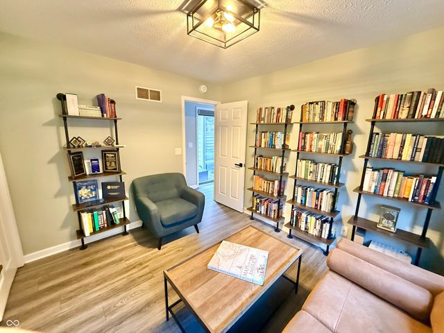 707 Carya Square, Columbus, IN 47201