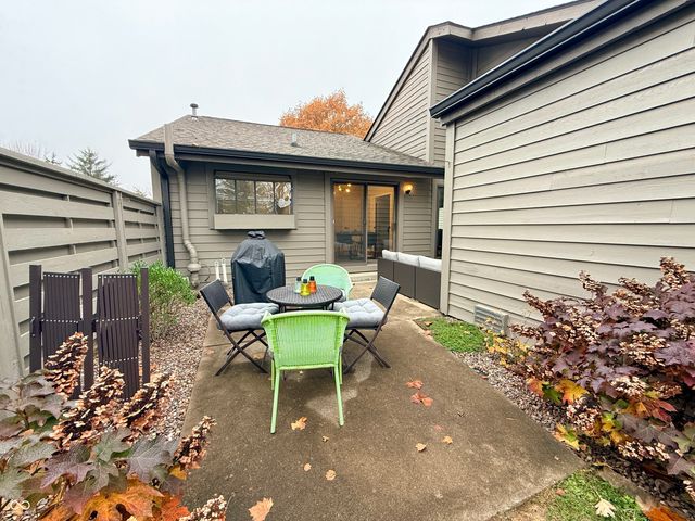 707 Carya Square, Columbus, IN 47201