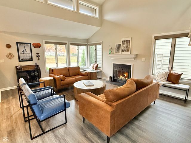 707 Carya Square, Columbus, IN 47201