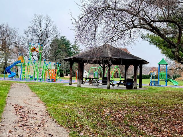 707 Carya Square, Columbus, IN 47201