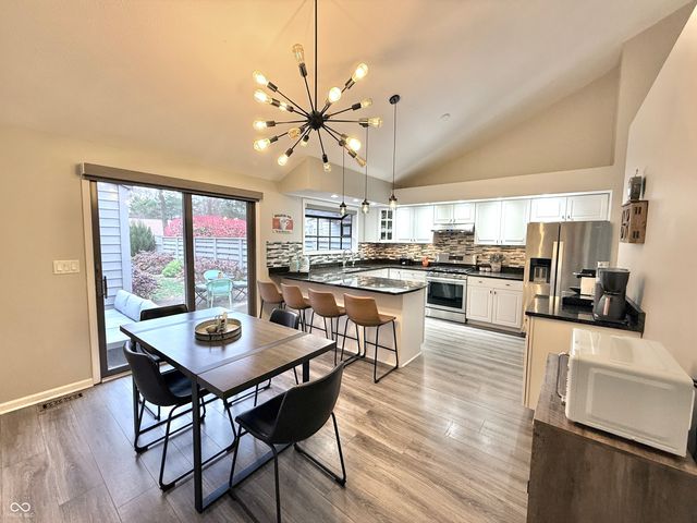 707 Carya Square, Columbus, IN 47201