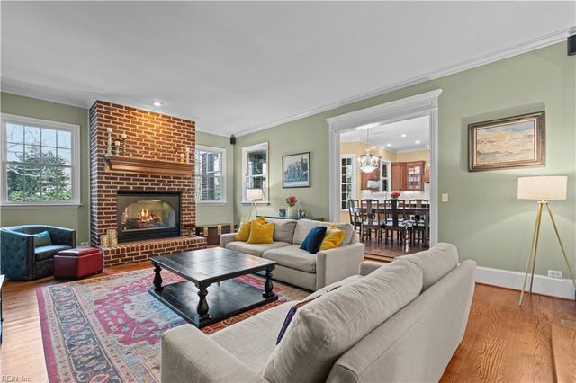 1097 Caton DR, Virginia Beach, VA 23454