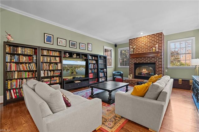 1097 Caton DR, Virginia Beach, VA 23454