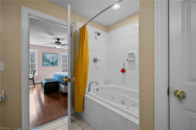 1097 Caton DR, Virginia Beach, VA 23454