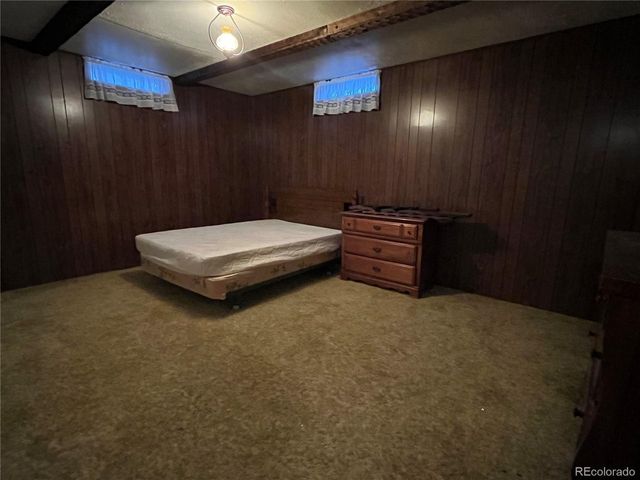 214 6th St, Burlington, CO 80807