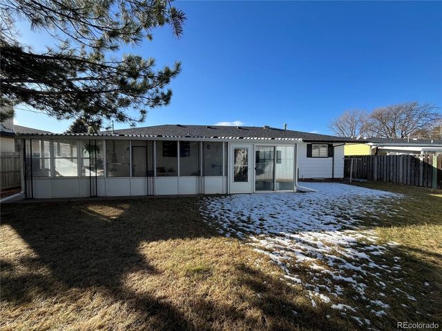 214 6th St, Burlington, CO 80807