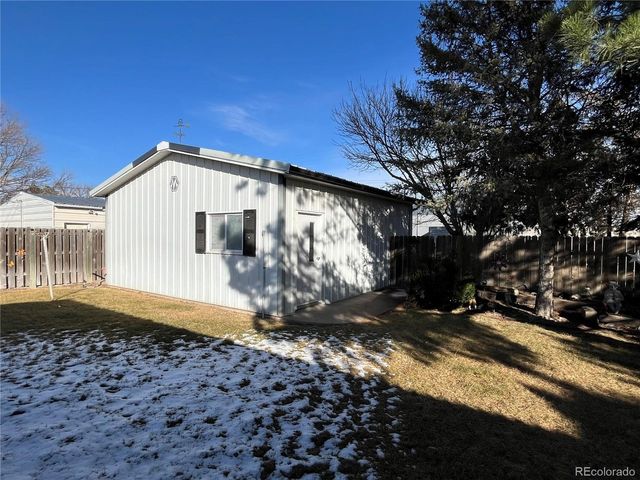 214 6th St, Burlington, CO 80807