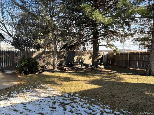 214 6th St, Burlington, CO 80807