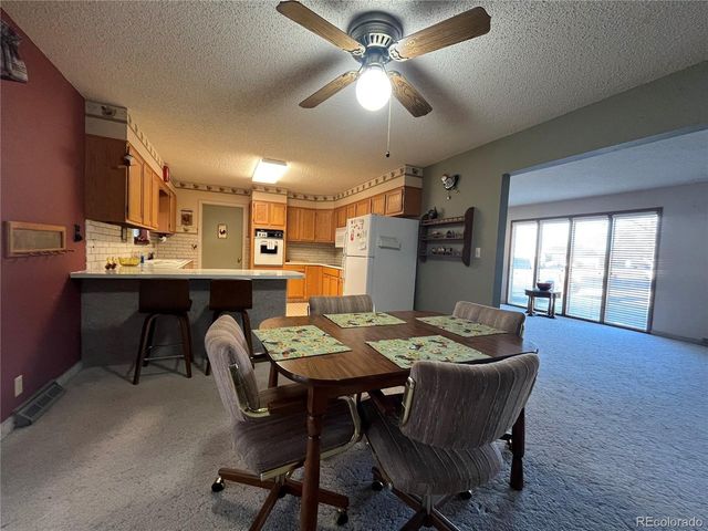 214 6th St, Burlington, CO 80807