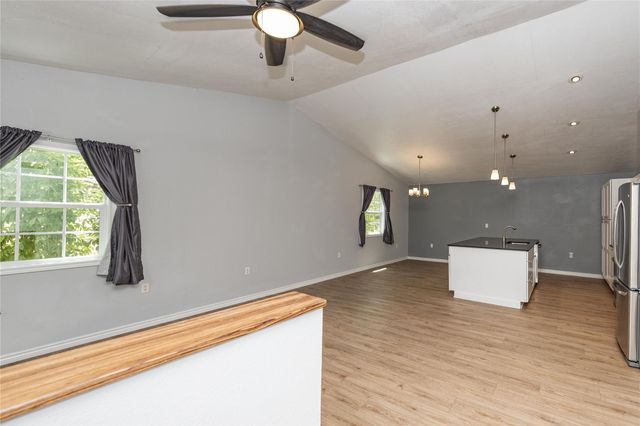 400 Unit A Oak Knob DR A, Wimberley, TX 78676